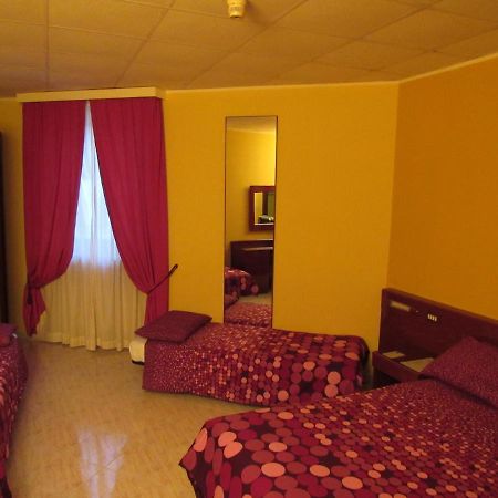 B&B The Sun Swimming & Pool Turin Bagian luar foto