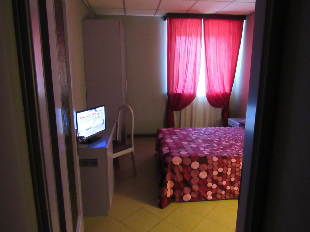B&B The Sun Swimming & Pool Turin Bagian luar foto